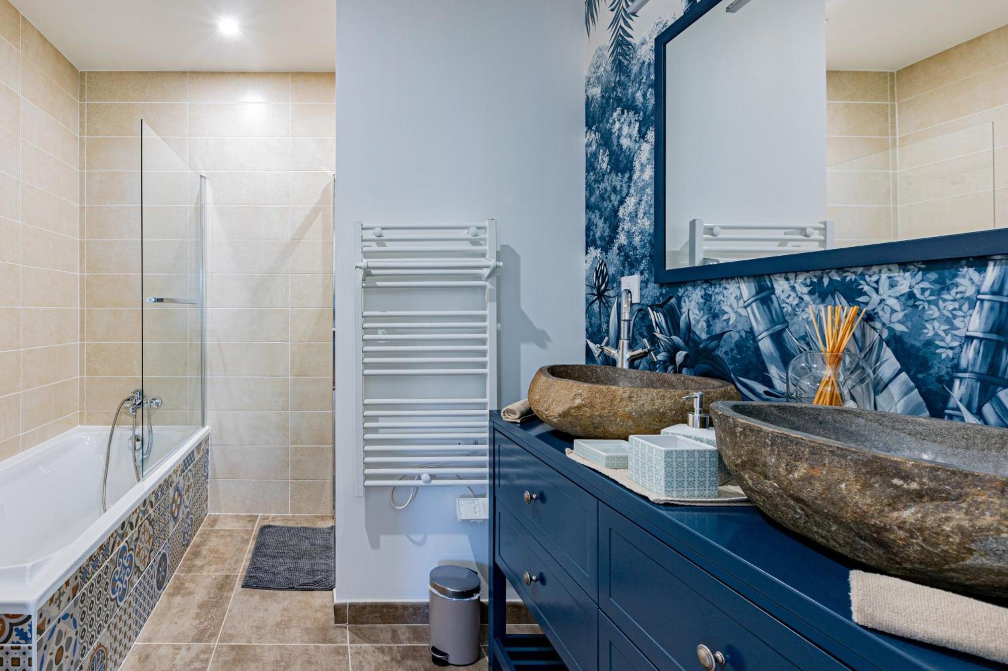 Hébergement de vacances ღ L'orb Enchante - Piscine Chauffee, Clim, Netflix Cessenon-sur-Orb